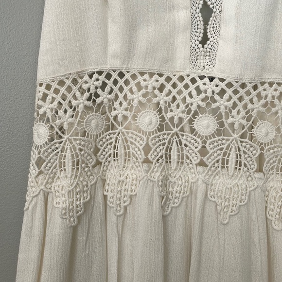 Tobi Boho Lace Dress - Picture 2 of 5